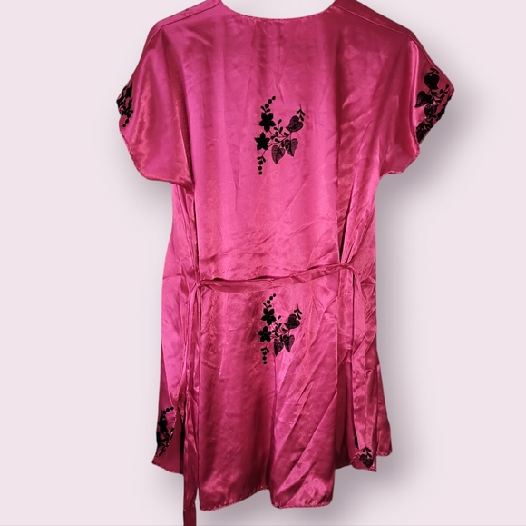 Sabrina by Mervyns Robe - Picture 2 of 5